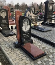 Памятник ГС016 (чёрно-красный)