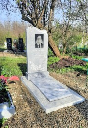 памятник из мрамора, памятник с крестом, памятник для мужчины, памятник для женщины.