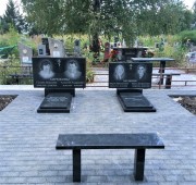 Семейное захоронение, памятник на двоих, горизонтальный памятник.  Прямой горизонтальный памятник это классический вариант для семейного захоронения.