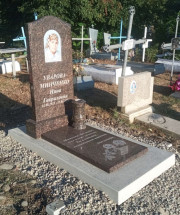 Памятник из коричневого гранита - идеальный вариант памятника для любого возраста и пола усопшего.