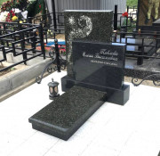 Памятник для женщины, памятник для мужчины, семейный памятник.