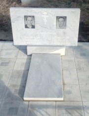 Памятник МФ101 (серый)